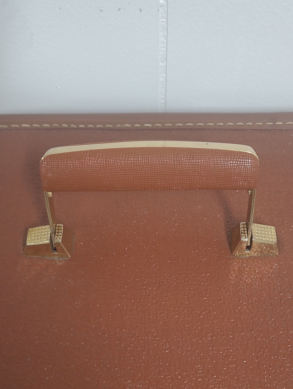 Starline Vintage Lady Baltimore Luggage Train/ Make-up Case w/Gold Tone Hardware - Picture 5 of 16